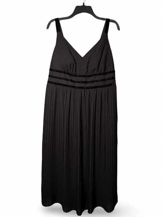 Robbie Bee Dresses & Skirts - VTG Robbie Bee Sleeveless V-Neck Y2K Chiffon Dress Women 14W Black Velvet Party